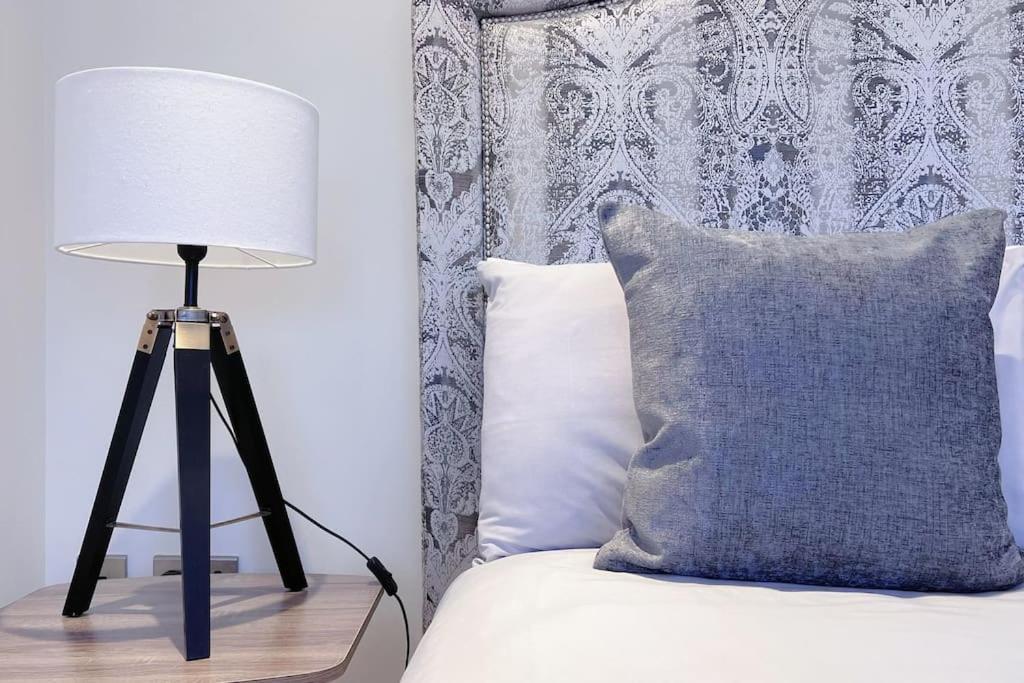 No6, Luxury Townhouse Near Bicester Village المظهر الخارجي الصورة